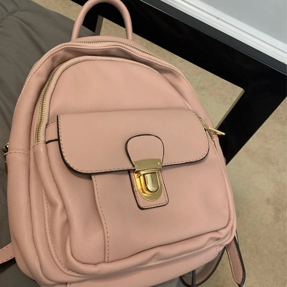 Backpack - Picture 10 of 11